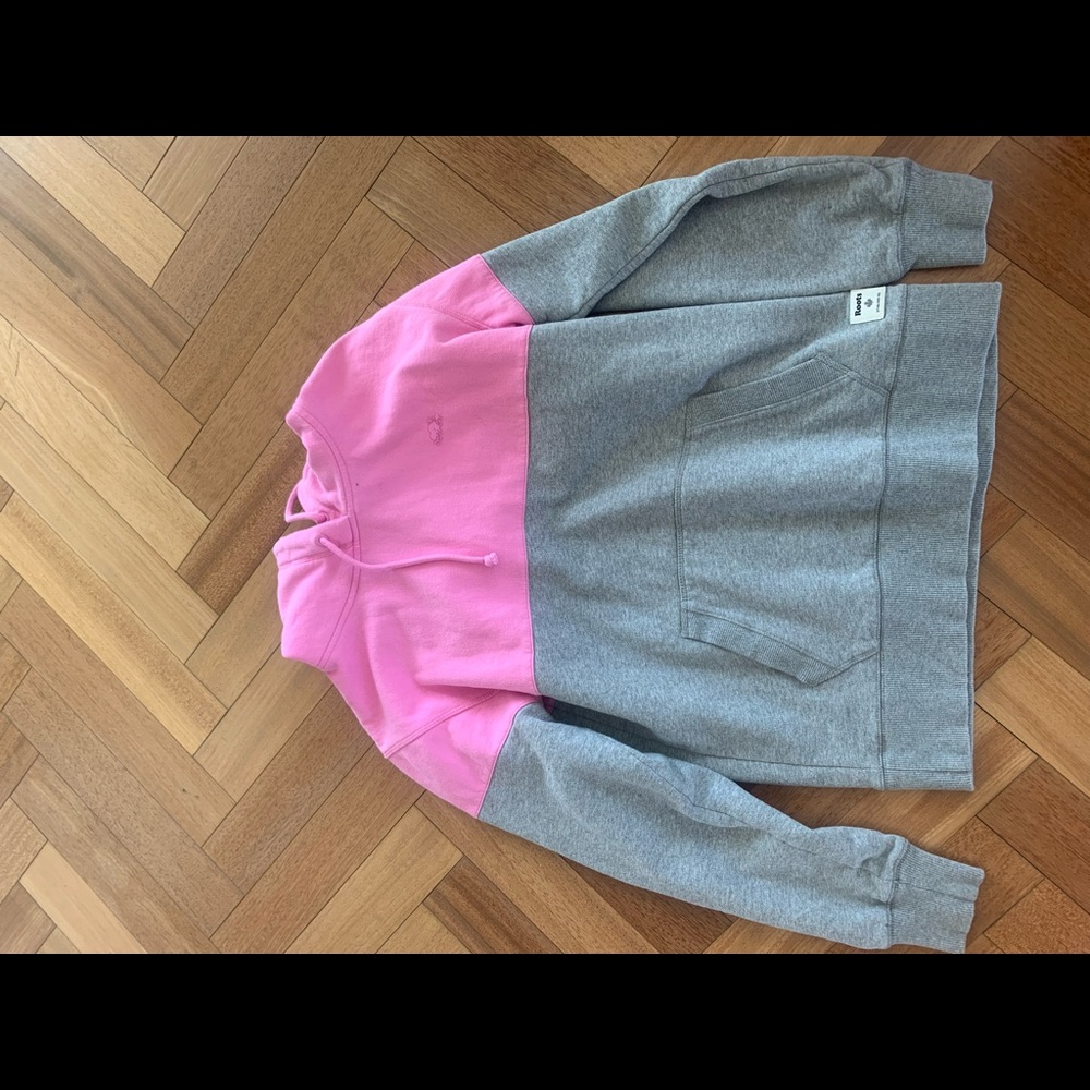 Roots XS pink and grey sweatshirt